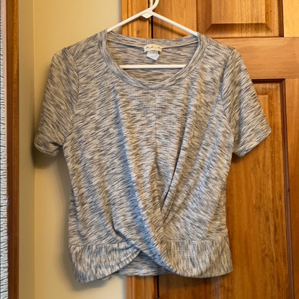 Francescas Grey T-shirt Front knot size large